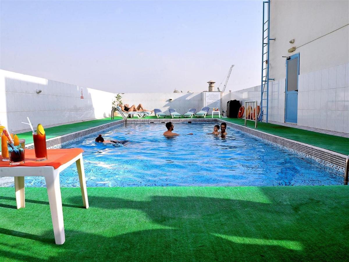 Signature Inn Hotel Deira Dubái Exterior foto